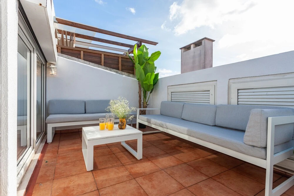 Liberty Penthouse Three-Bedroom Apartment - by LU Holidays