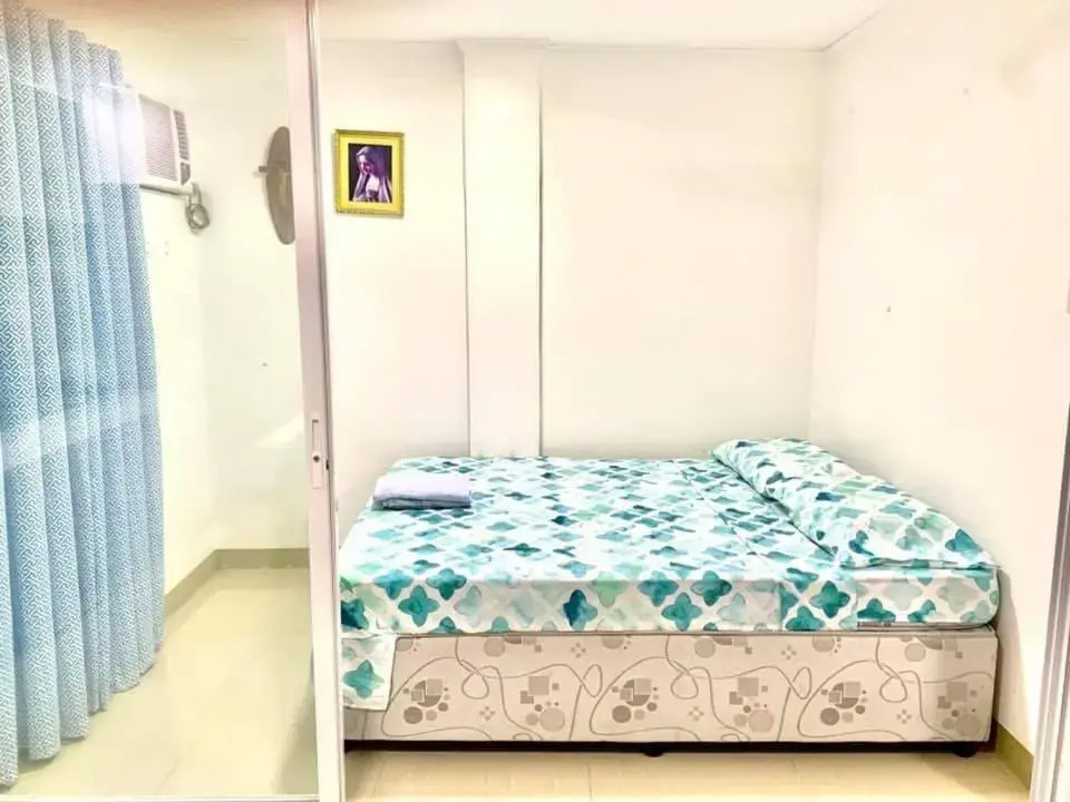 Cozy Central - Near arca south signal taguig