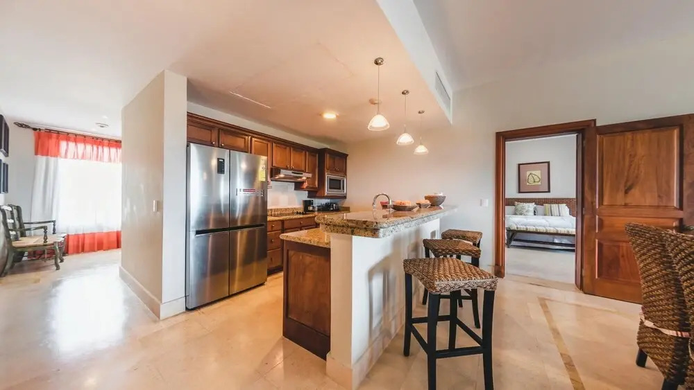 Magnificent Golden Bear w Balcony Pool and Private Parking lot E21