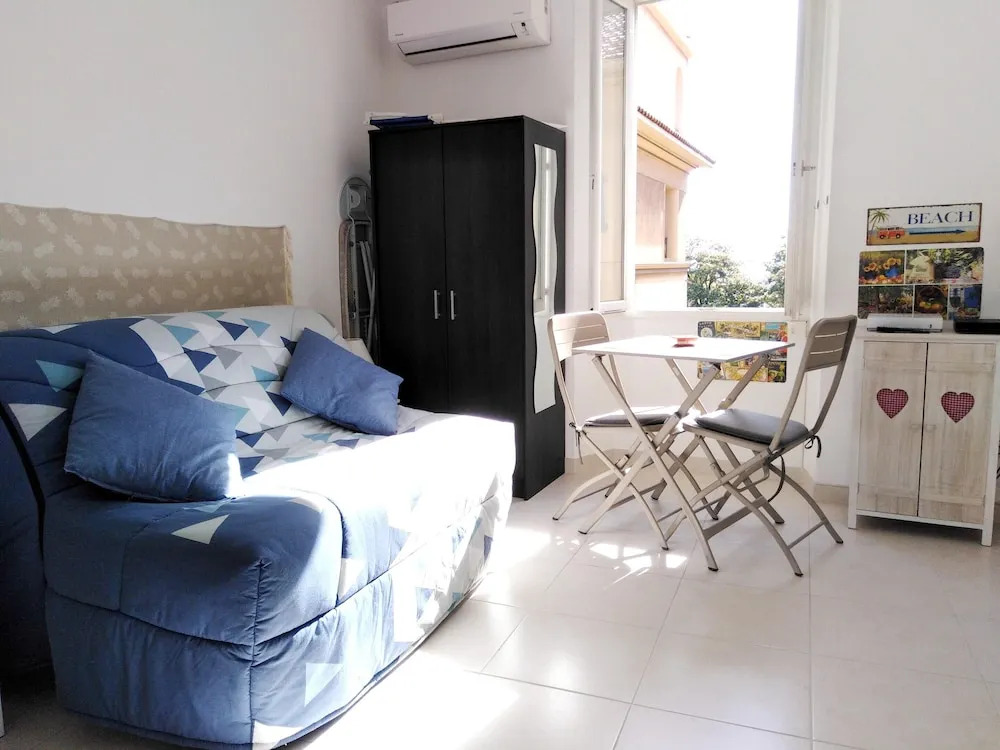 Studio In Cannes With Wonderful City View And Wifi 200 M From The Beach