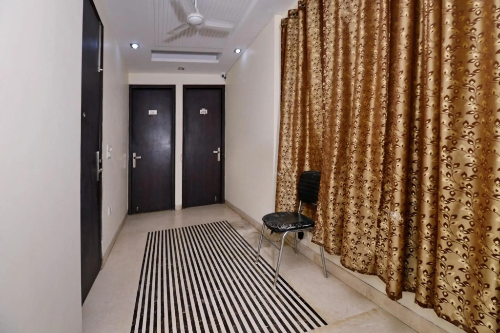 Capital O 466 Hotel Lotus B&b