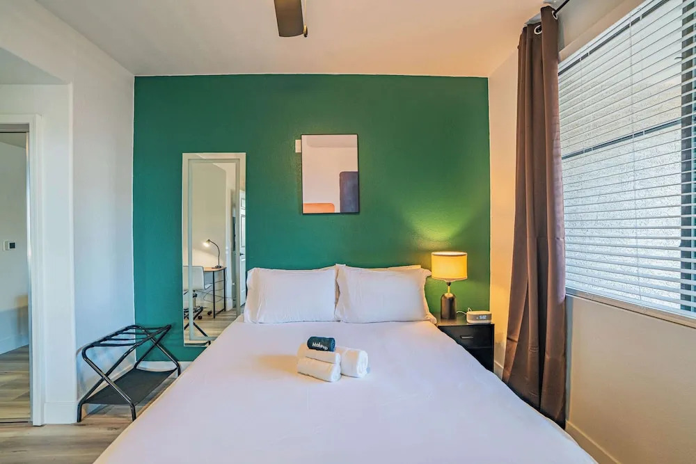 Chic Stay Near Westgate Pool, Gym, Parking & W/D