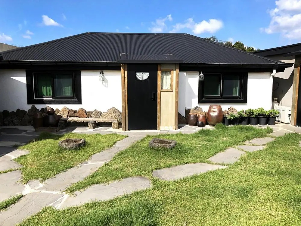 Jeju pension doldamnomo jip doldamjeom