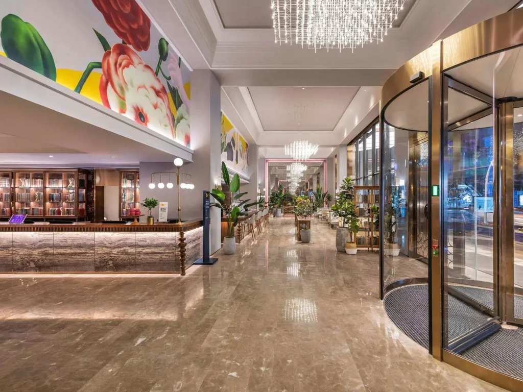 Mercure Chengdu Chunxi Taikoo Li -Walk to Pedestrian Street