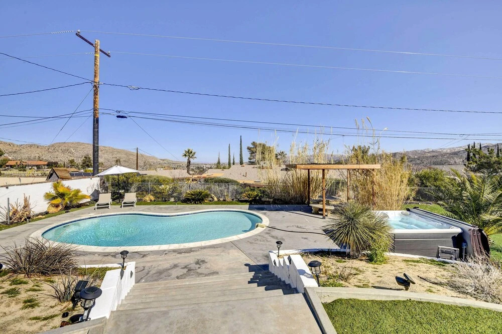 Tranquil Home w/ Pool - 14 Mi to Joshua Tree!