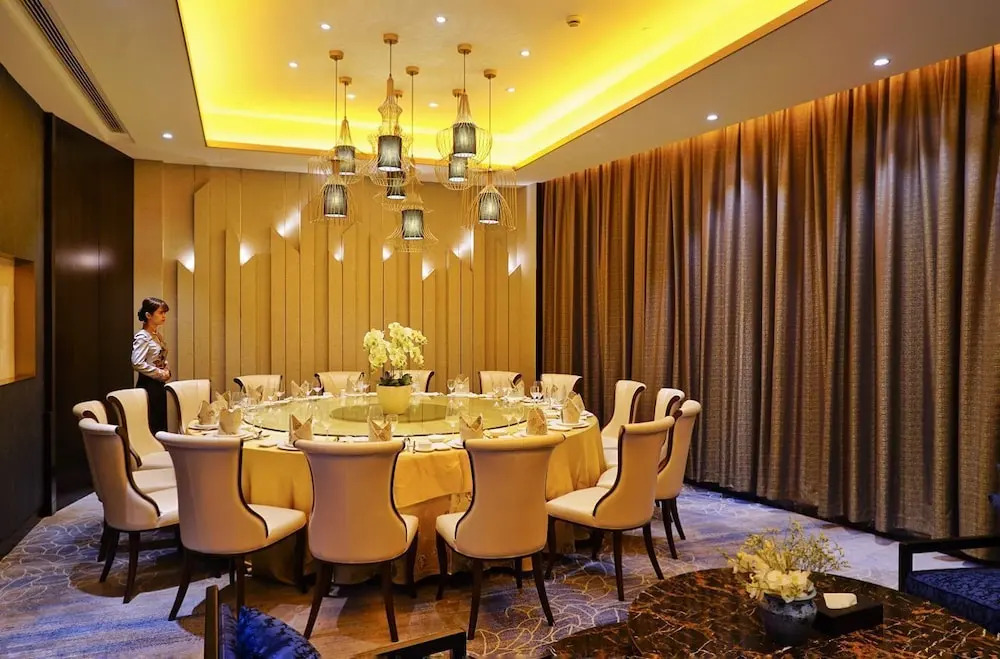 Jun Sun Hotel