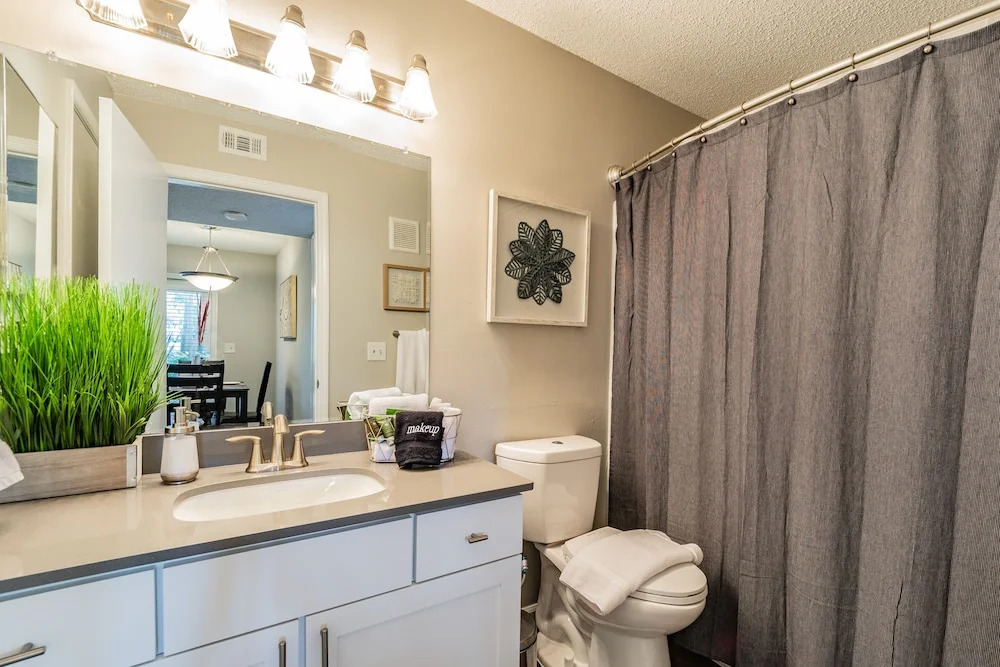 CP-514: Luxury Clearwater Apartment