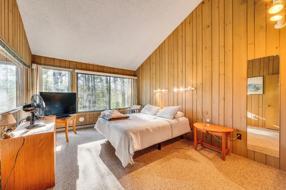 0.5 Mi to Dtwn & Trails: Conway Condo w/ Hot Tub!