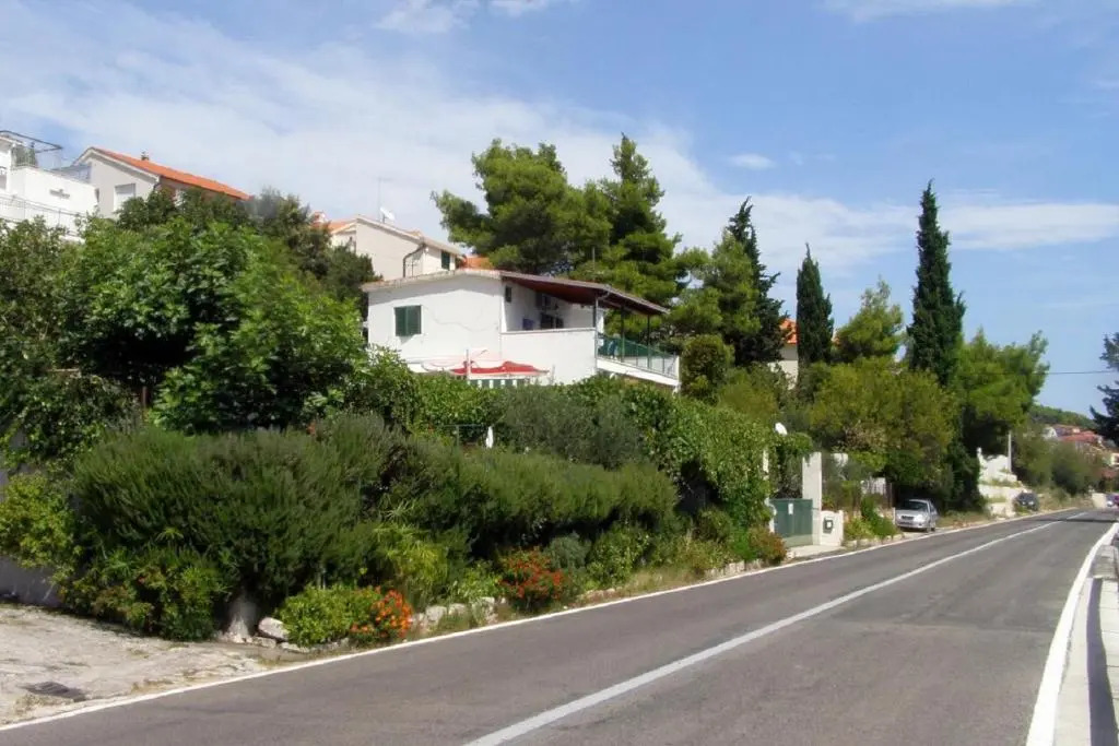 Apartment Kira - 20m from beach
