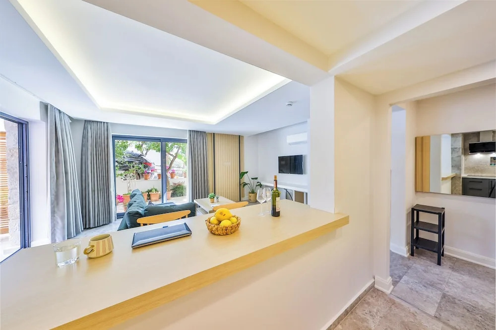 Отель Sole Suites