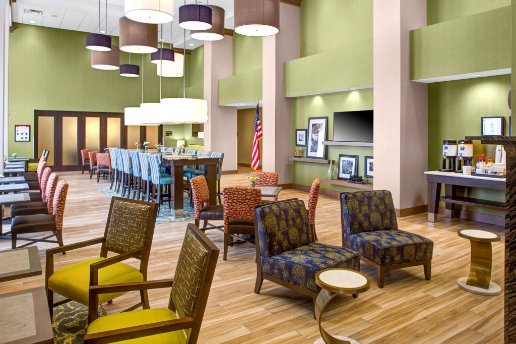 Hampton Inn & Suites Syracuse North Airport Area