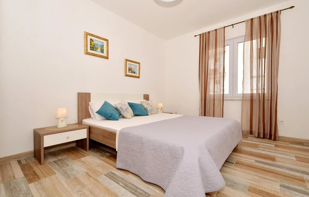 Nice Home in Okrug Gornji With 5 Bedrooms, Wifi and Outdoor Swimming Pool