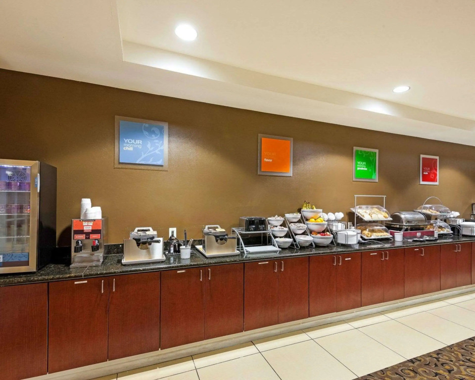 Comfort Suites University
