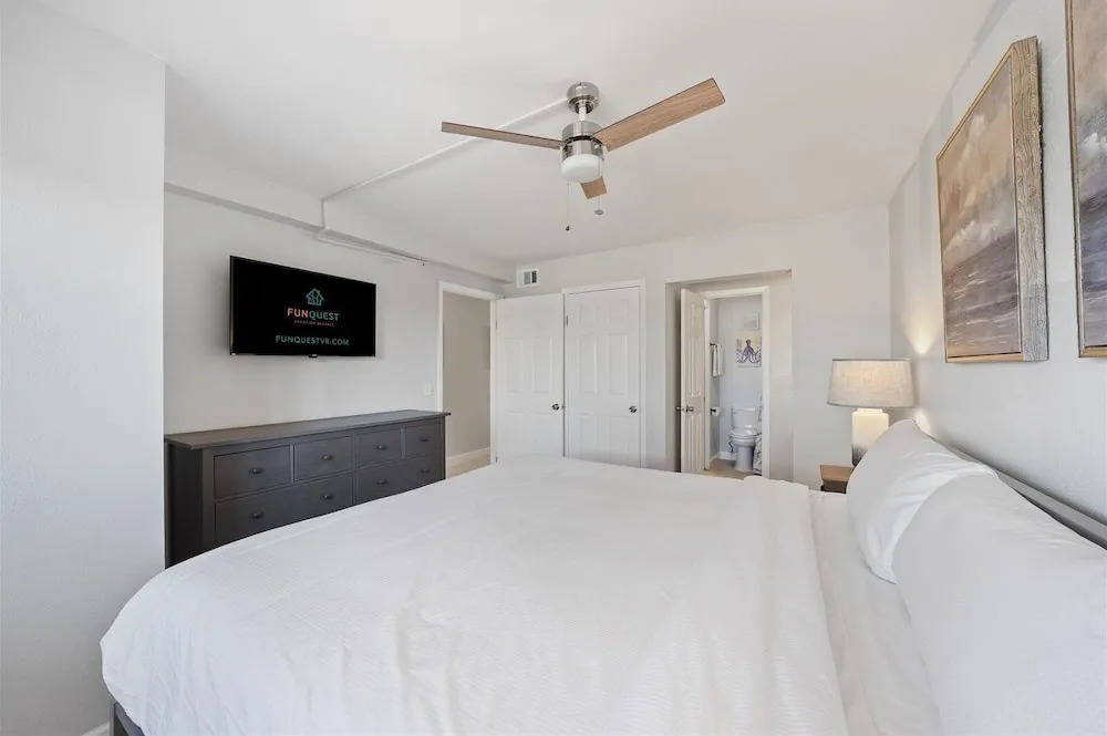 The Summit 220