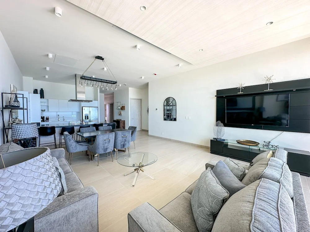 Sandy Beach 2BR Beachfront Getaway