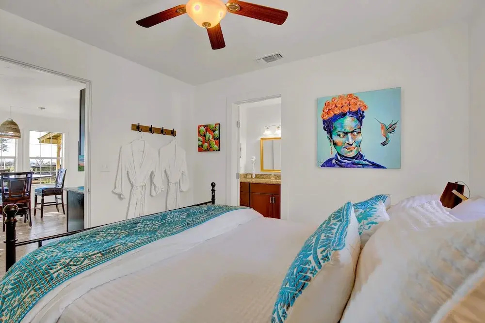 Stunning Hill Country Haus - Minutes From Main St!
