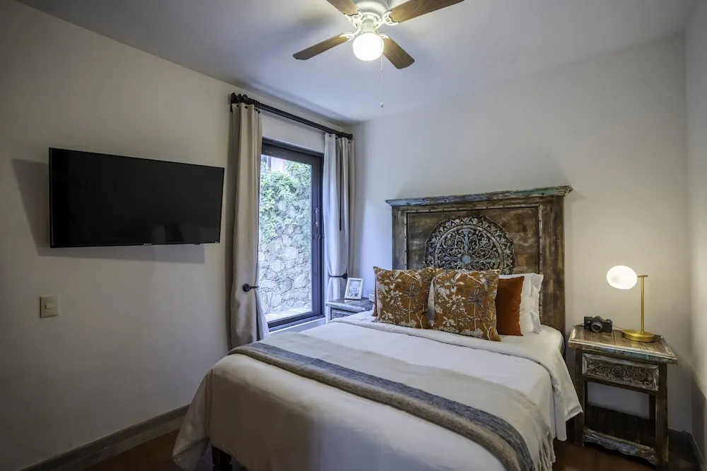 Angelic Centro 2BR with Pool