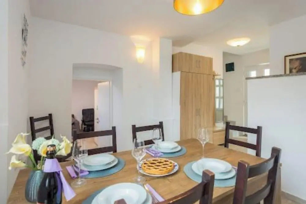 Apartment Alice close to Pula centre