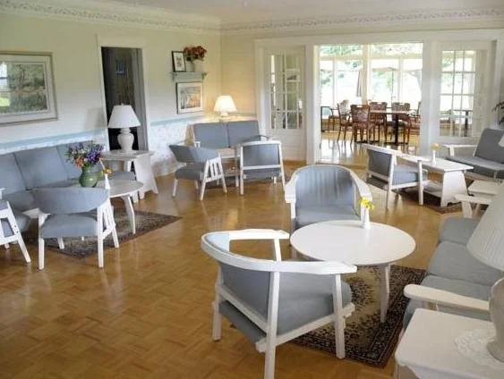 Shaws Hotel & Cottages