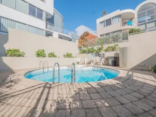 Seaspray U4, 21 Warne Tce
