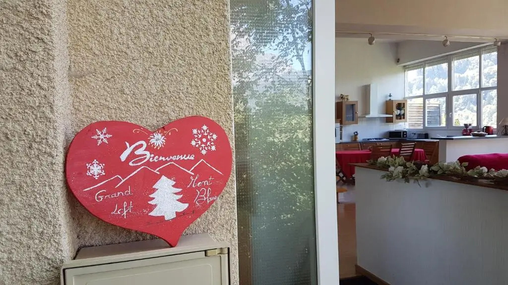 Gite74, GLMB à 3 min de lascenseur des Thermes