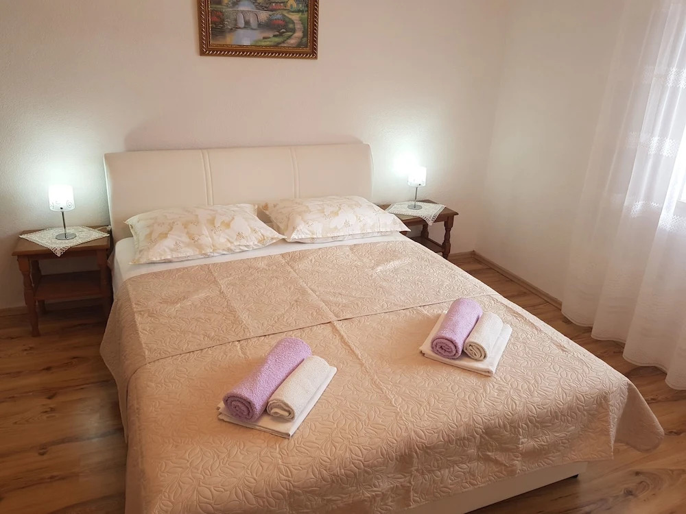 Apartment Tomljanovic