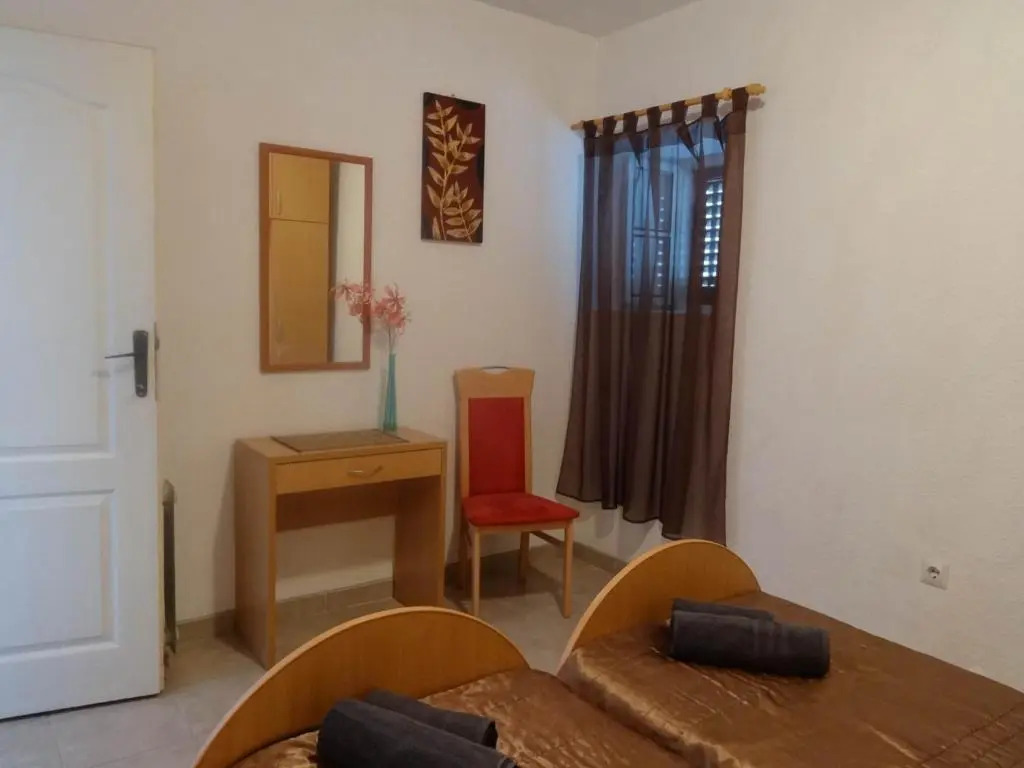 Seaside apartments and rooms