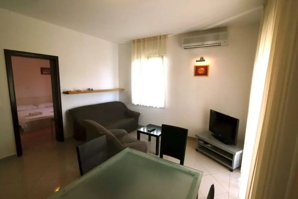 Apartments Eddie
