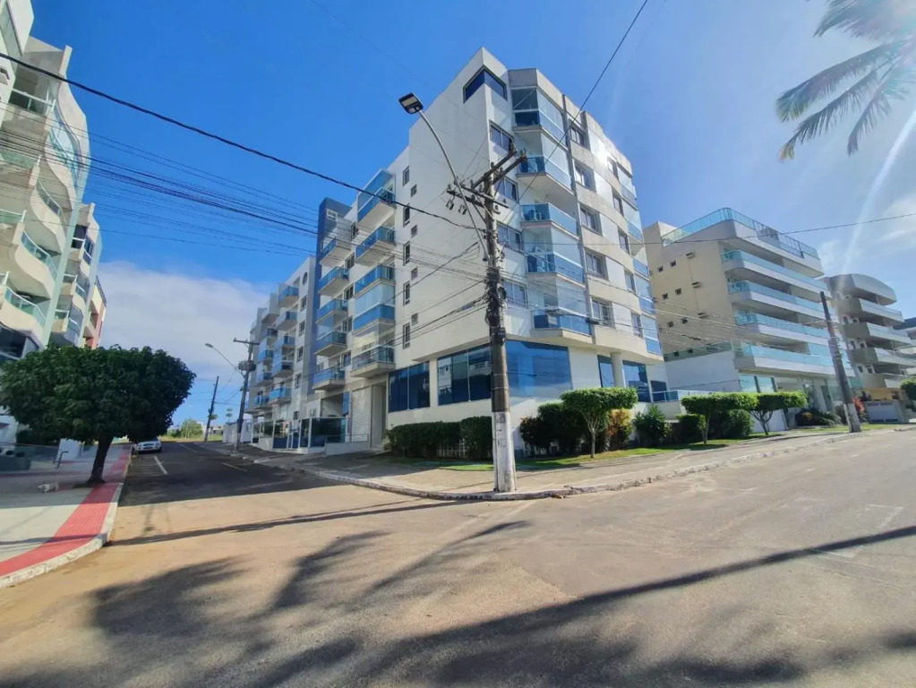 Apartamento peracanga com vista para o mar