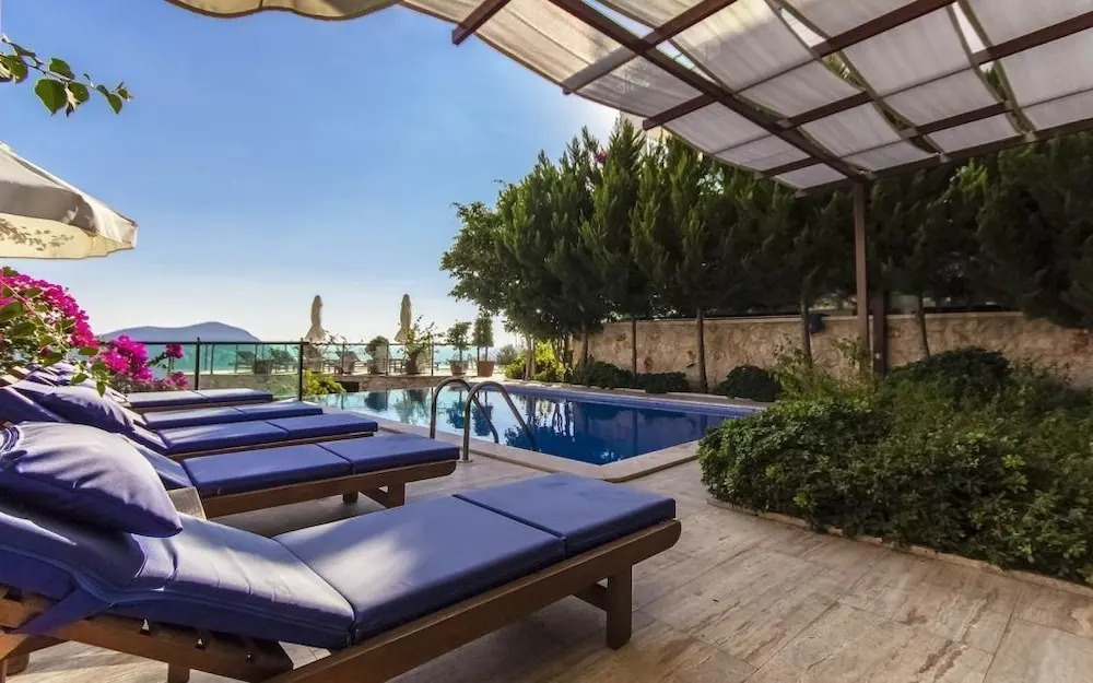 Villa West 2