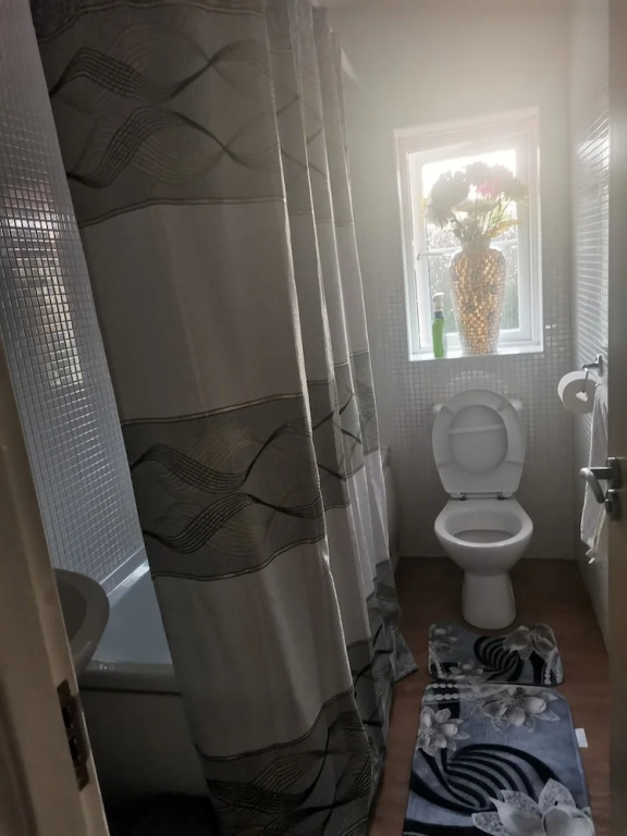 Beautiful 1-bed House in Manchester