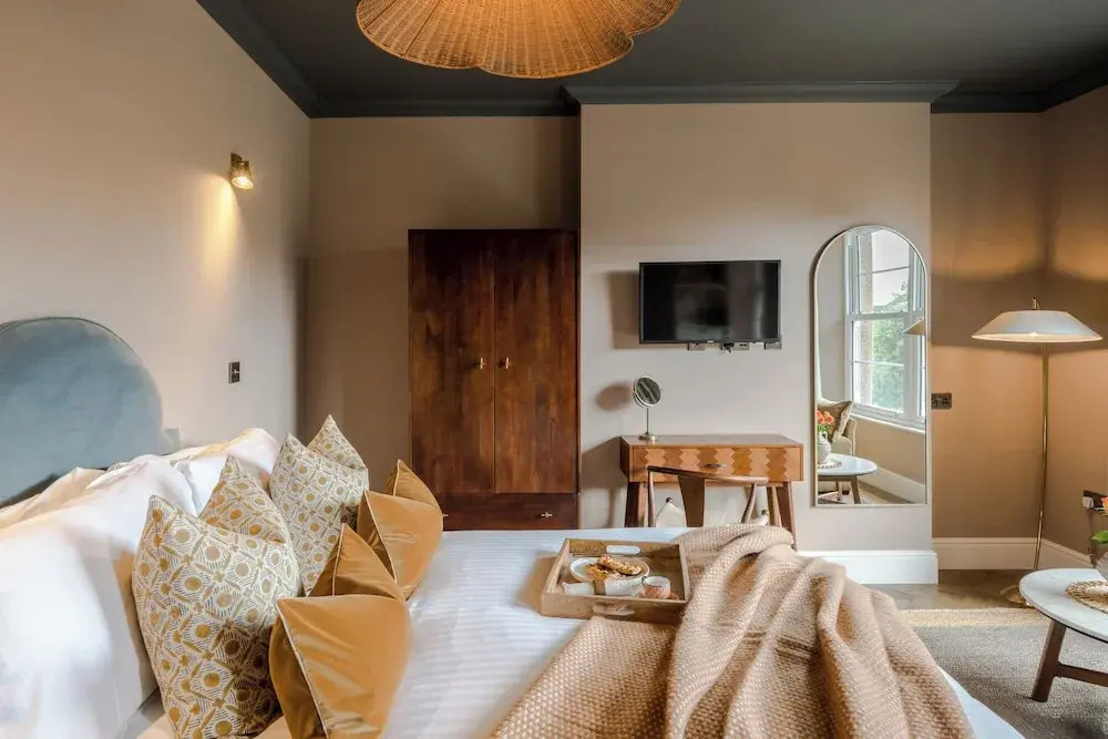 Tyndalls Park - Your Apartment