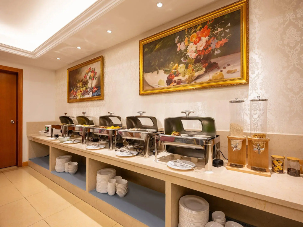 Vienna Hotel (Guangzhou Xintang Shacun Metro Station)