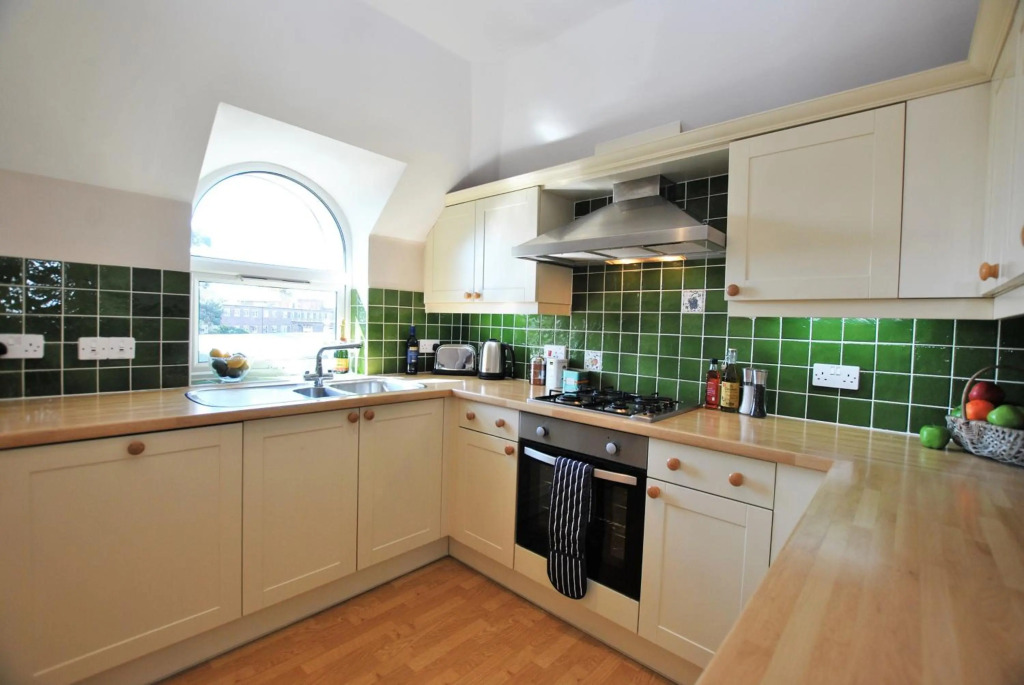 Accommodation Windsor Ltd - 9 Lord Raglan House