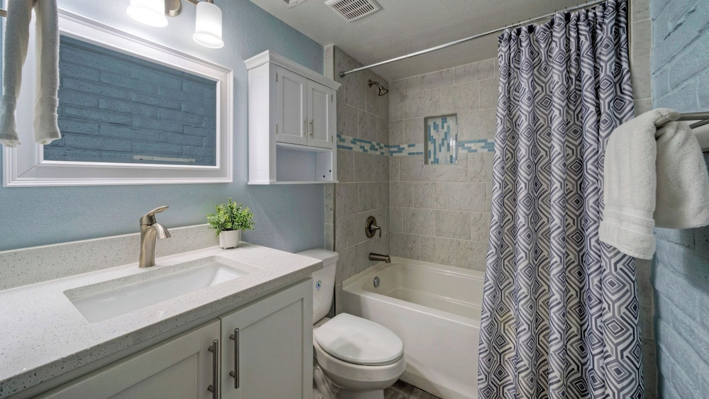 Beach Boardwalk Access Pool + Remodeled Interior Tropical Haven by Avantstay