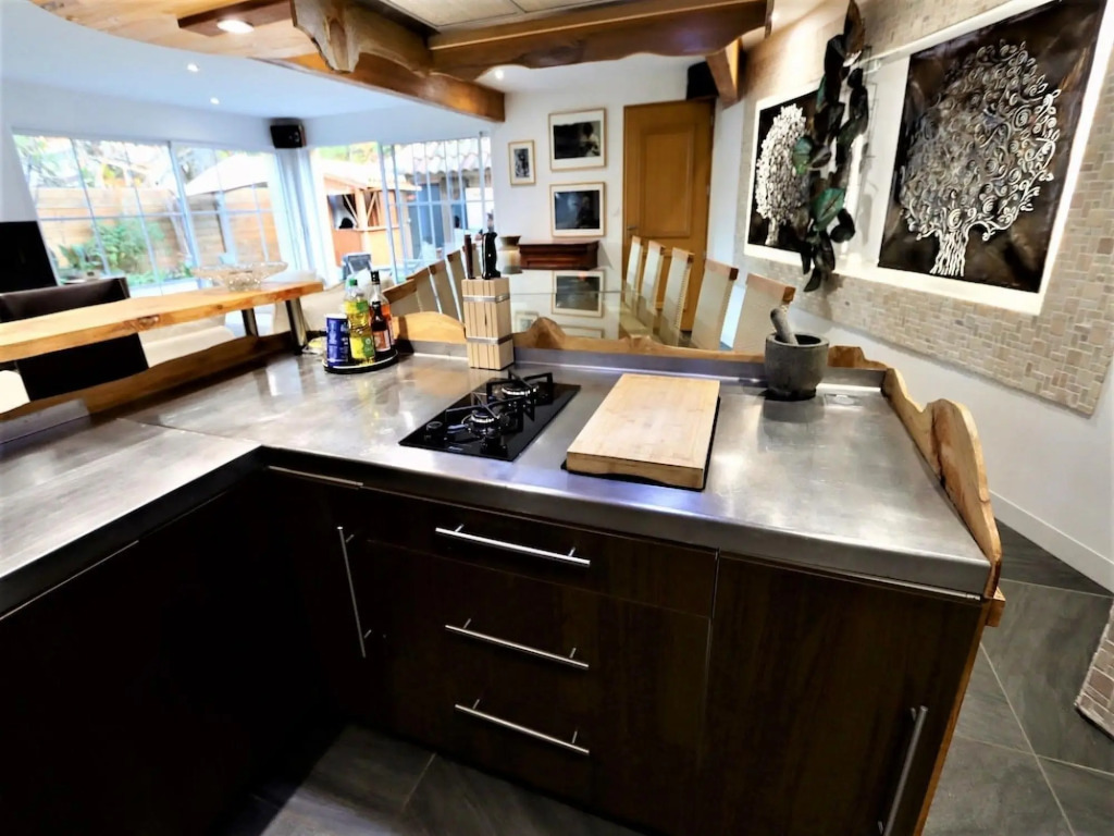Inviting villa with hot tub in Lacanau 100m from the beach