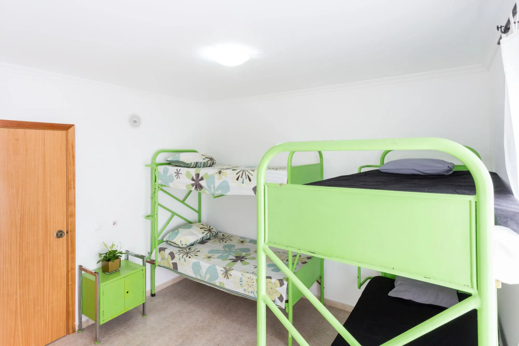 The 17 Party Hostel