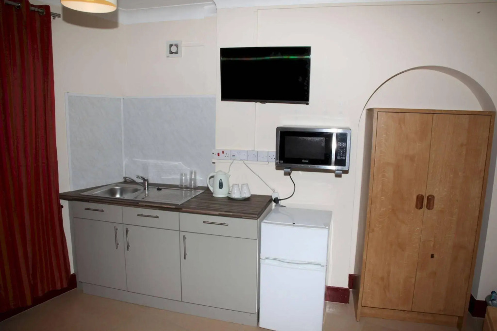 Grove Apartments