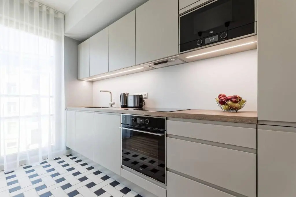 Central apartments, Quiet with Free Parking and AC