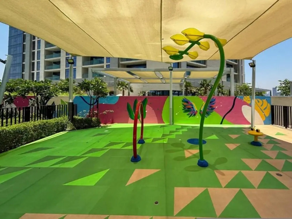 2BR Near Downtown w Balcony Pool Canal Views