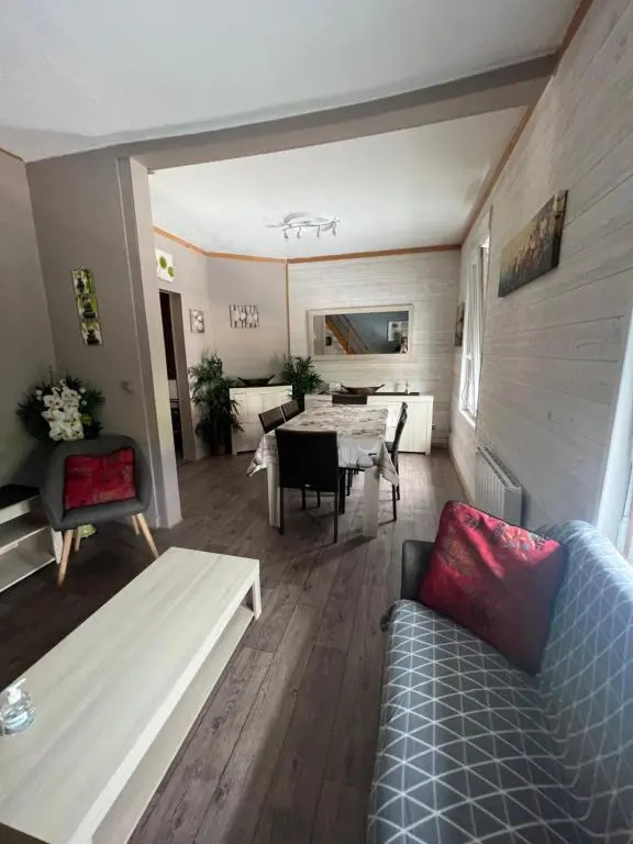 APPARTEMENT 6 PERSONNES CLASSE 2 ETOILES LEBOUCQ Laurent
