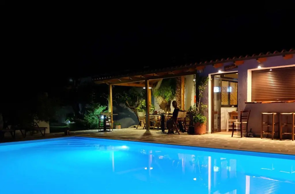 IRIDA Studios Hotel & Pool