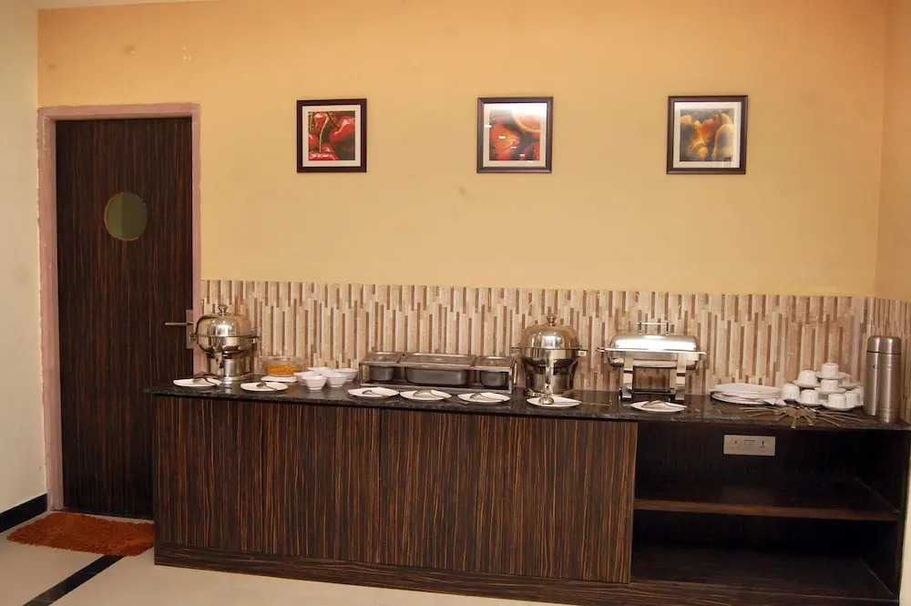 Orange inn Hotel Manapakkam