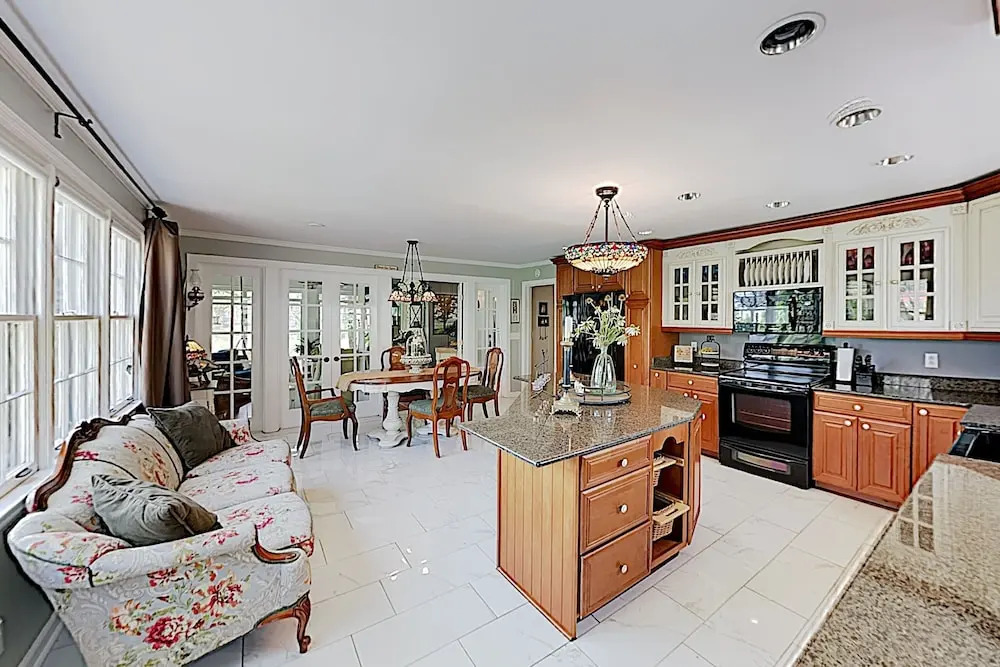 Elegant Updated W/ Pond On 20 Acres 4 Bedroom Home