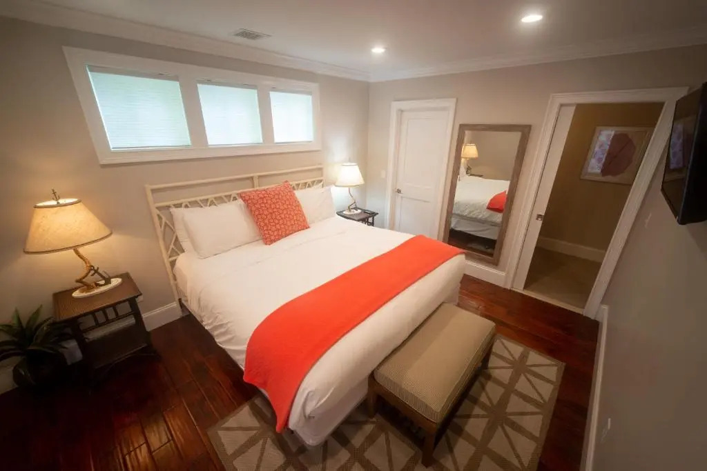 The Newport Lofts - 548 Thames Street