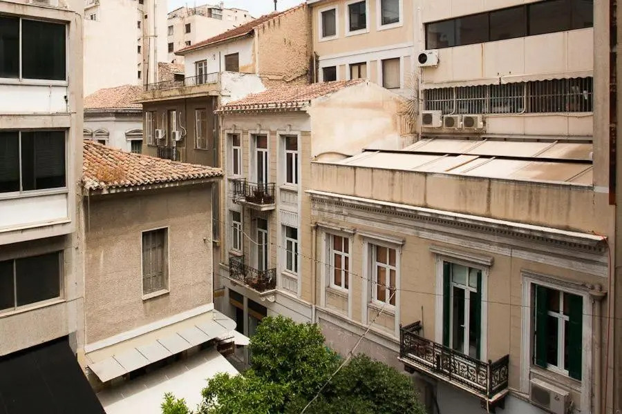 44 Ermou
