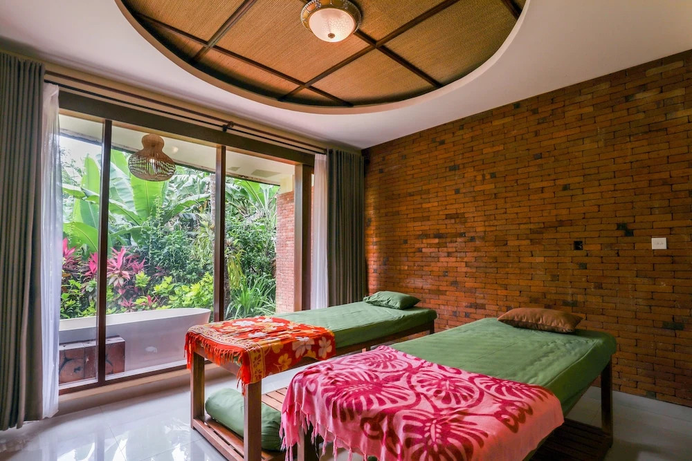 Nyoman Ada Resort