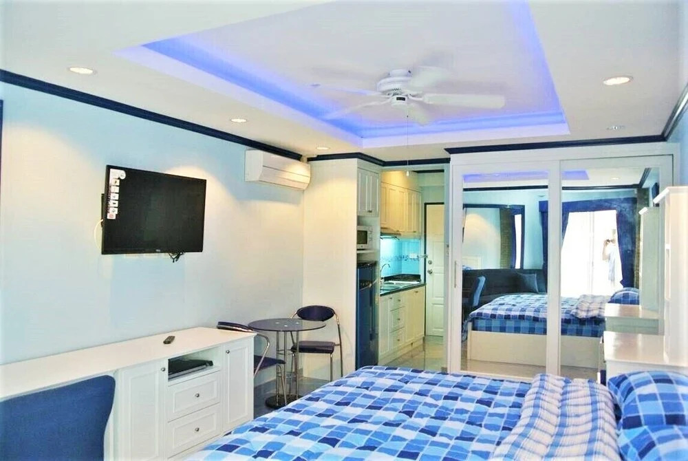 Jomtien beach condominium studio apartment 12th floor
