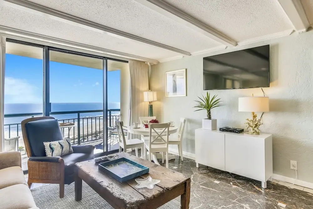 Luis' Lair by Ryson Vacation Rentals