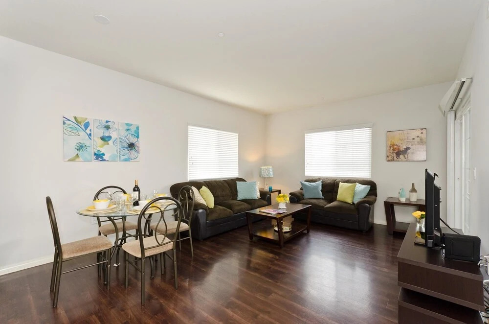 LA007 3 Bedroom Apartment By Senstay